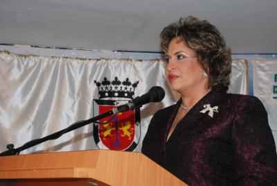 Alexandra Izquierdo defiende derechos de la mujer