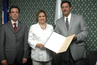 Ayuntamiento del Distrito Nacional Distingue Jueces Dominicanos