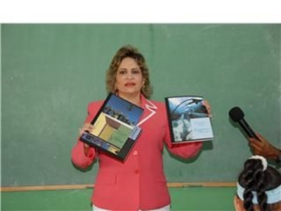 Alexandra Izquierdo destaca importancia estudiantes conozcan puntos hist&oacute;ricos del pa&iacute;s