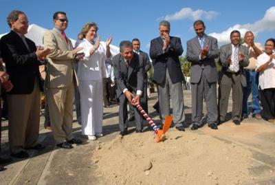 Ayuntamiento DN inicia reconstrucci&oacute;n Malec&oacute;n