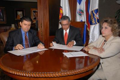 ADN y UNAPEC se comprometen a trabajar por la ciudad