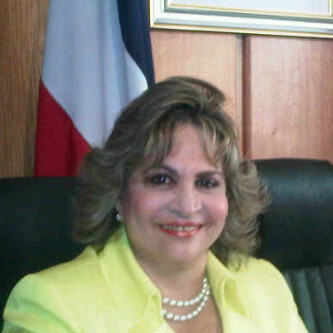 Directora cita cantidad de industrias acogidas e incrementos en ventas, exportaciones y empleos.