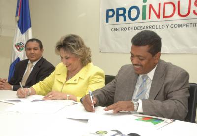 Construir&aacute;n estaci&oacute;n de bomberos en zona franca Los Alcarrizos